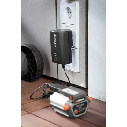 Gardena Schnell-Ladegerät QC18 Für 18 V Akkus 5 Gardena Schnell-Ladegerät QC18 Für 18 V Akkus – Bild 3