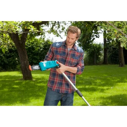 Gardena Elektro-Teleskopsäge TCS 720/20 4 Gardena Elektro-Teleskopsäge TCS 720/20 – Bild 2